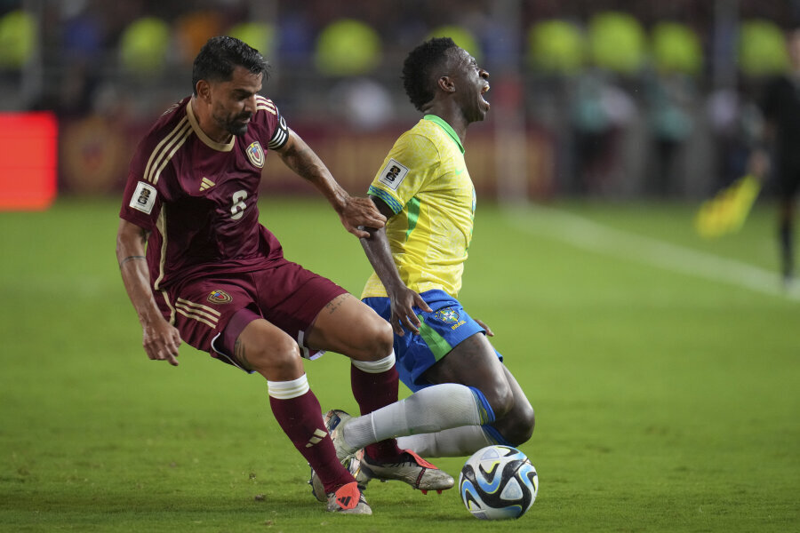 Venezuela - Brazil: Vinícius Júnior's huge penalty miss that is causing a stir (VIDEO)