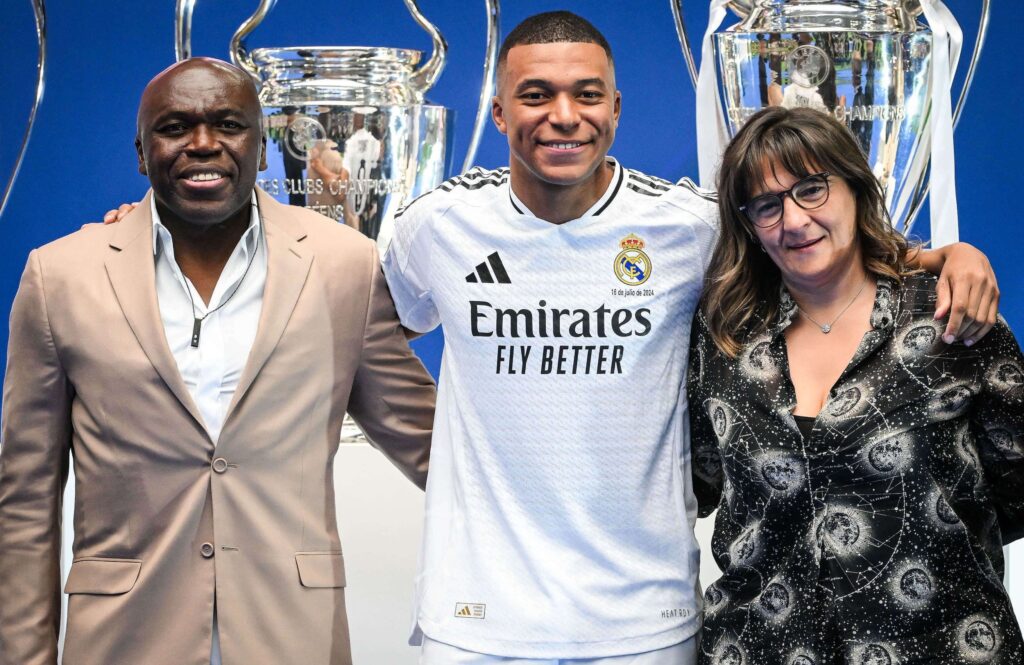Kylian Mbappé's inner circle breaks their silence in France: "What his parents used to do…"