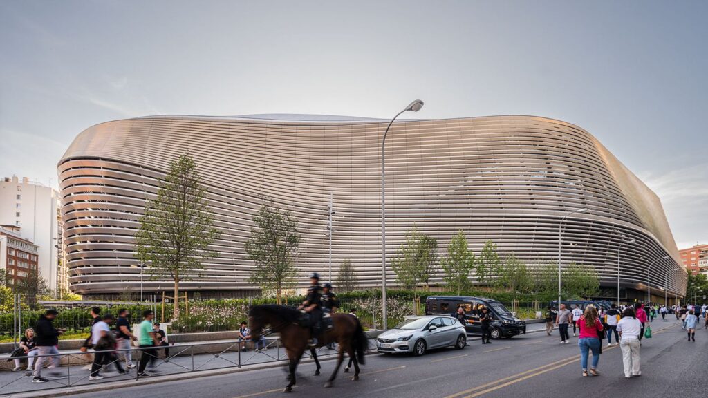 Order from Florentino Pérez: Why does Real Madrid play all year under a closed Bernabéu?