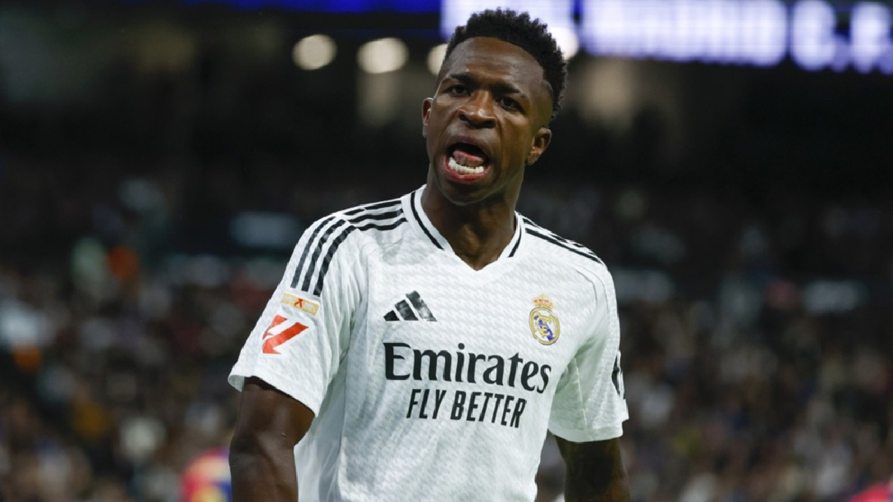 ⚡ Vinícius Júnior, le triplé magique qui éclaire le Santiago-Bernabéu! ⚽✨