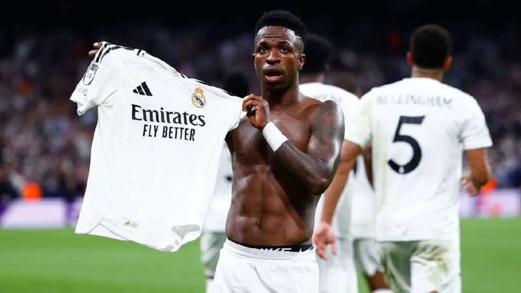 3 jours après l'échec du Ballon d'Or Florentino Pérez surprend Vinicius Junior