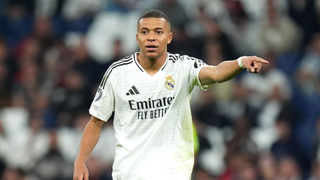Kylian Mbappé réclame ses droits au Real Madrid, Vinicius Junior visé !