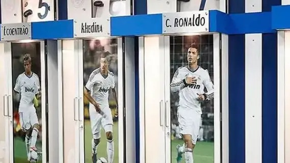 Les portes de l'ancien vestiaire du Real Madrid