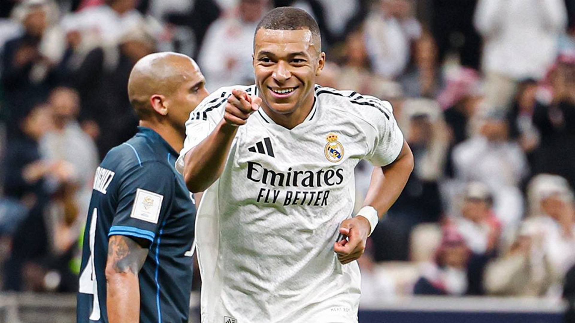 L’attaquant français semble avoir trouvé son élan au Real Madrid, dissipant les doutes qui pesaient sur ses épaules depuis son arrivée. Ses récentes performances impressionnantes traduisent une métamorphose salutaire après des débuts marqués par l’irrégularité.