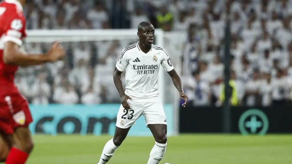 La foudre s'abat sur un taulier de Carlo Ancelotti après l'Atalanta : "Il ne sert plus à rien"