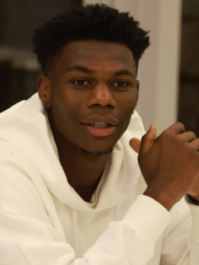 🎙️ Aurélien Tchouaméni au Cameroun : un accueil chaleureux ! 🌍⚽