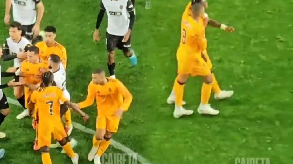 Ce qu'a fait Kylian Mbappé après le mauvais geste de Vinicius à Valence : la vidéo met le feu !