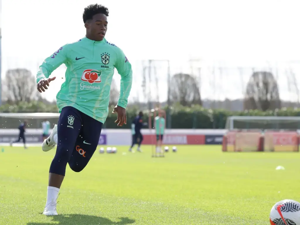 Endrick a peur : De retour au Brésil, il lâche tout à Romário : "La vérité, c'est que j'ai…"