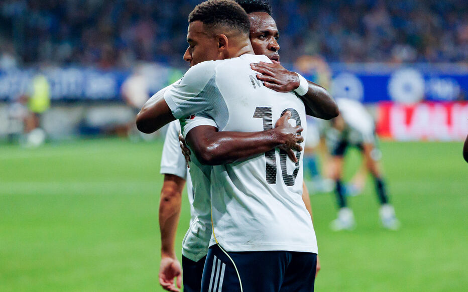Scandale en Liga : Mbappé et Vinicius pris pour cibles à Oviedo